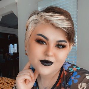 Meet your Posher, Jenni